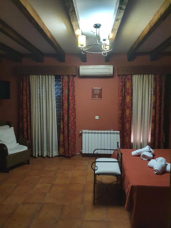 Hostal La Plata Oropesa Esterno foto